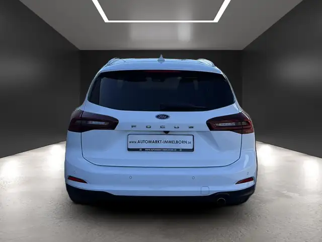 Ford Focus view 9