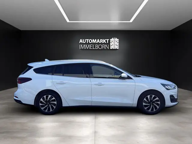 Ford Focus view 7