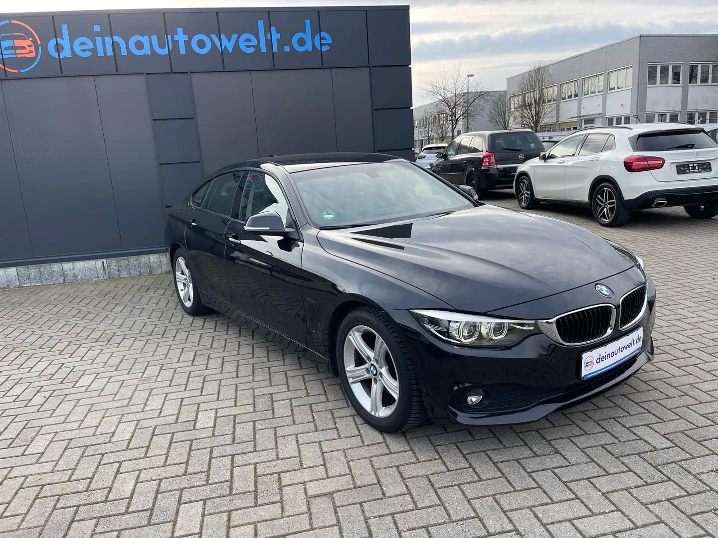 BMW 420 d Baureihe 4 Gran Coupe  Advantage*Navi Schwarz - 1
