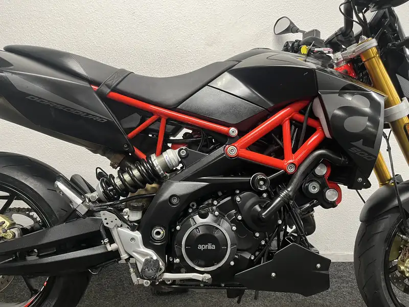 Aprilia Dorsoduro - foto 7