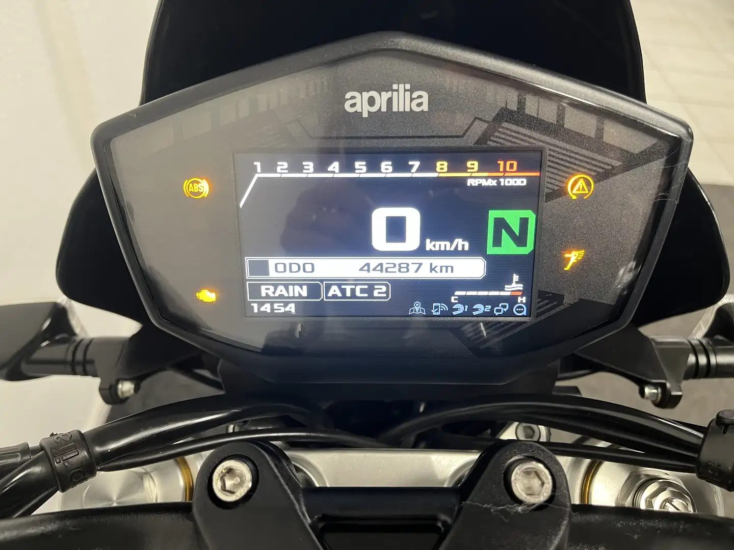 Aprilia Dorsoduro 900 ABS Noir - 2