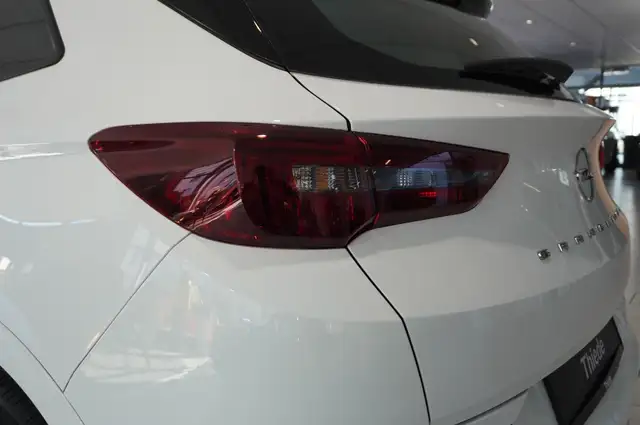 Opel Grandland X view 11