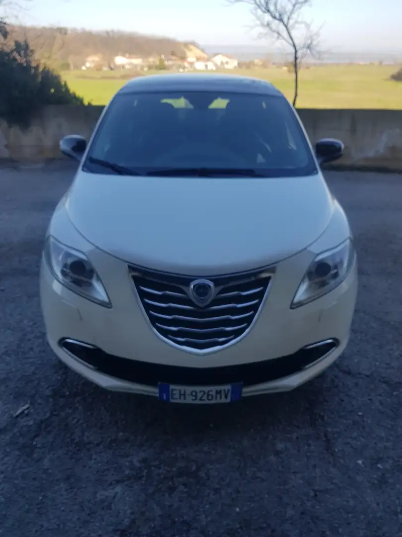 Lancia Ypsilon Ypsilon III 2011 1.3 mjt Platinum s Bianco - 2