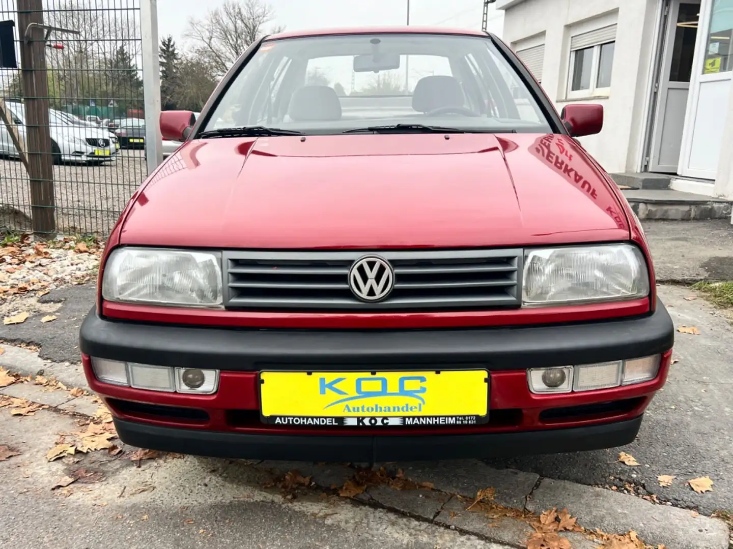 Volkswagen Vento 1.8 GLX / TOP zust.  2. HAND Roşu - 2
