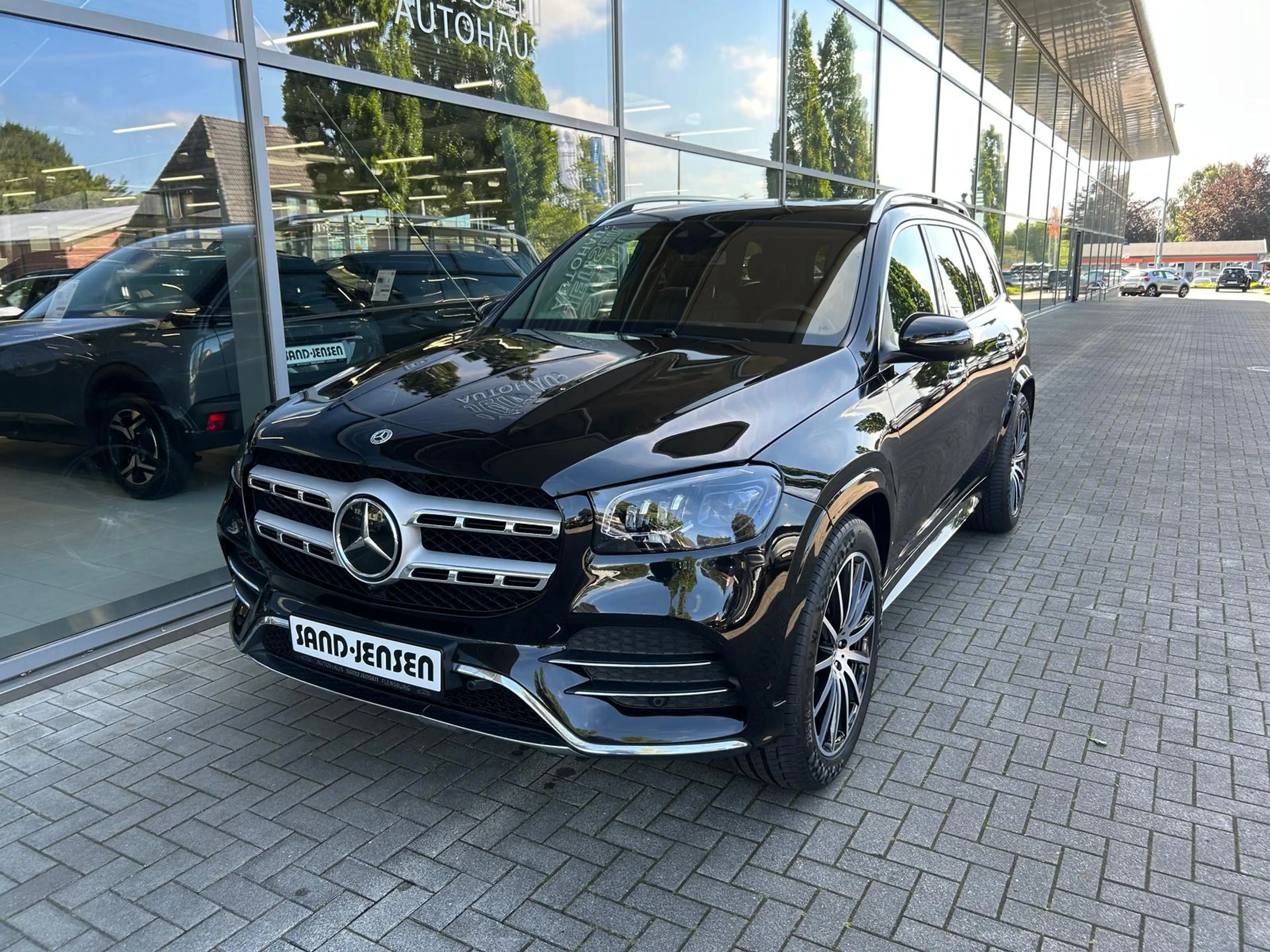 Mercedes-Benz GLS 400 d 4M AMG Line AHK-3,5T Multi-Sitz 7-Sitz — photo 2