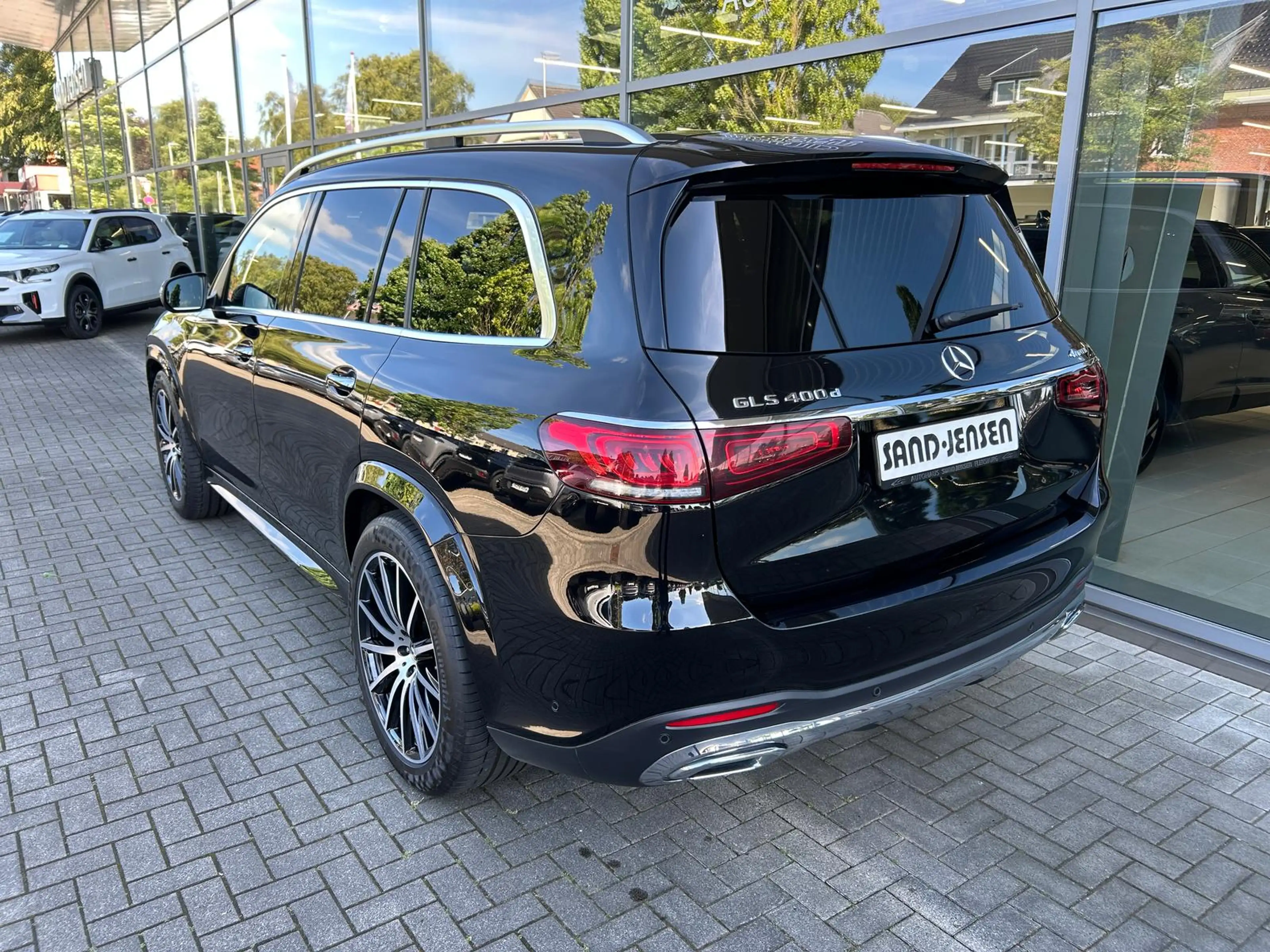 Mercedes-Benz GLS 400 d 4M AMG Line AHK-3,5T Multi-Sitz 7-Sitz — photo 4