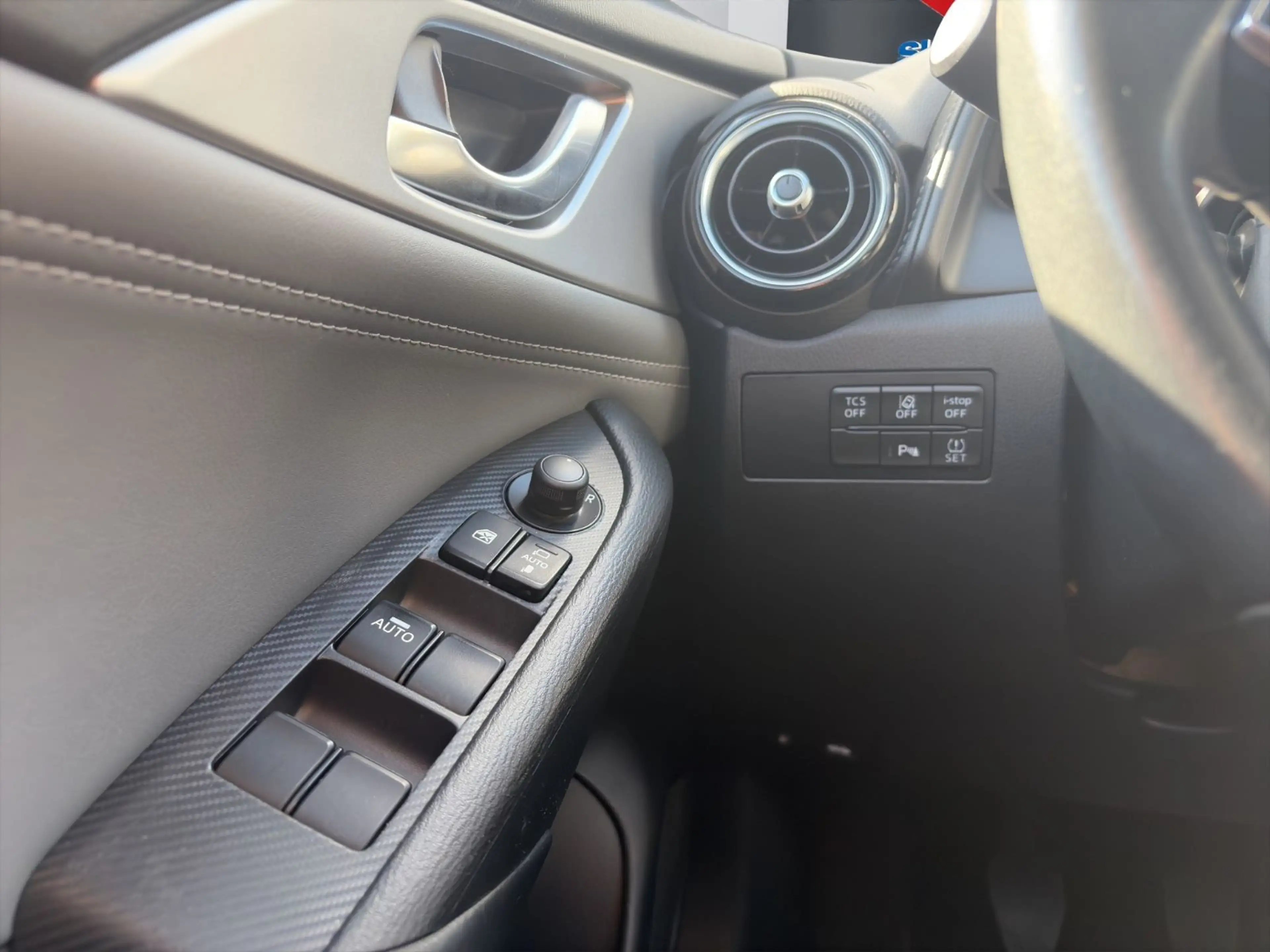 Mazda CX-3 Sports-Line*LED*Navi*RFK*HUD*SHZ*PDC*Leder* — photo 14