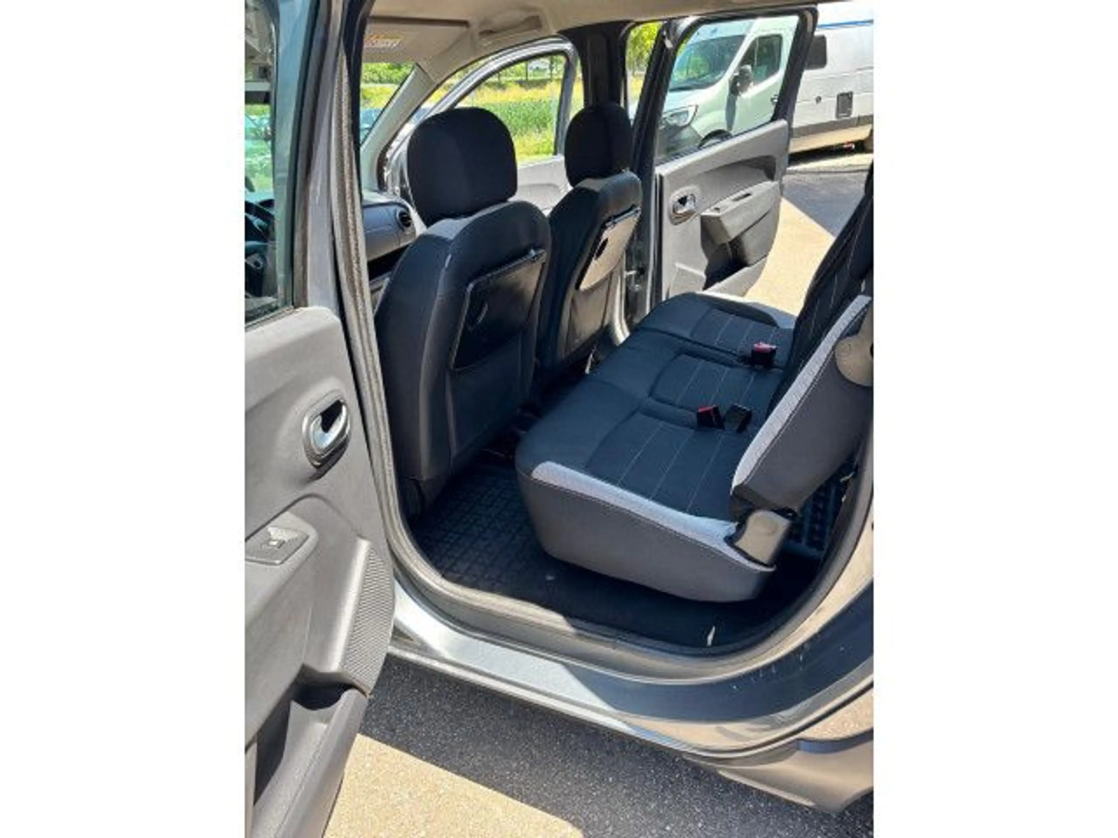 Dacia Lodgy Stepway 7 Sitze, Klima, Navi, — photo 8