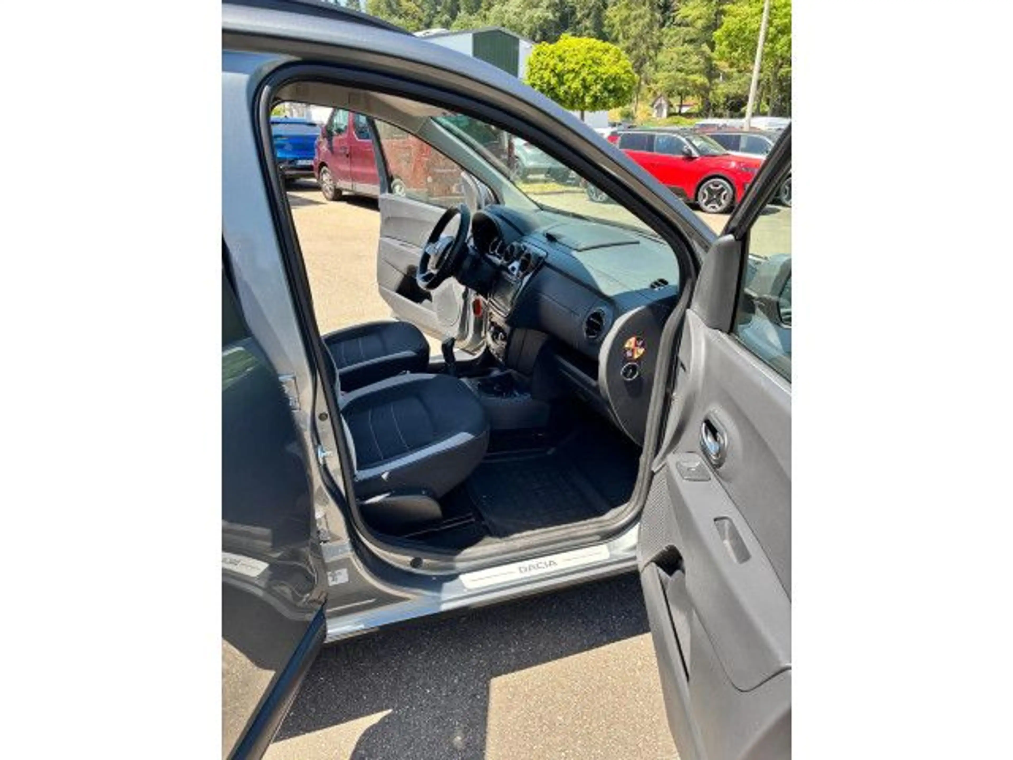 Dacia Lodgy Stepway 7 Sitze, Klima, Navi, — photo 7