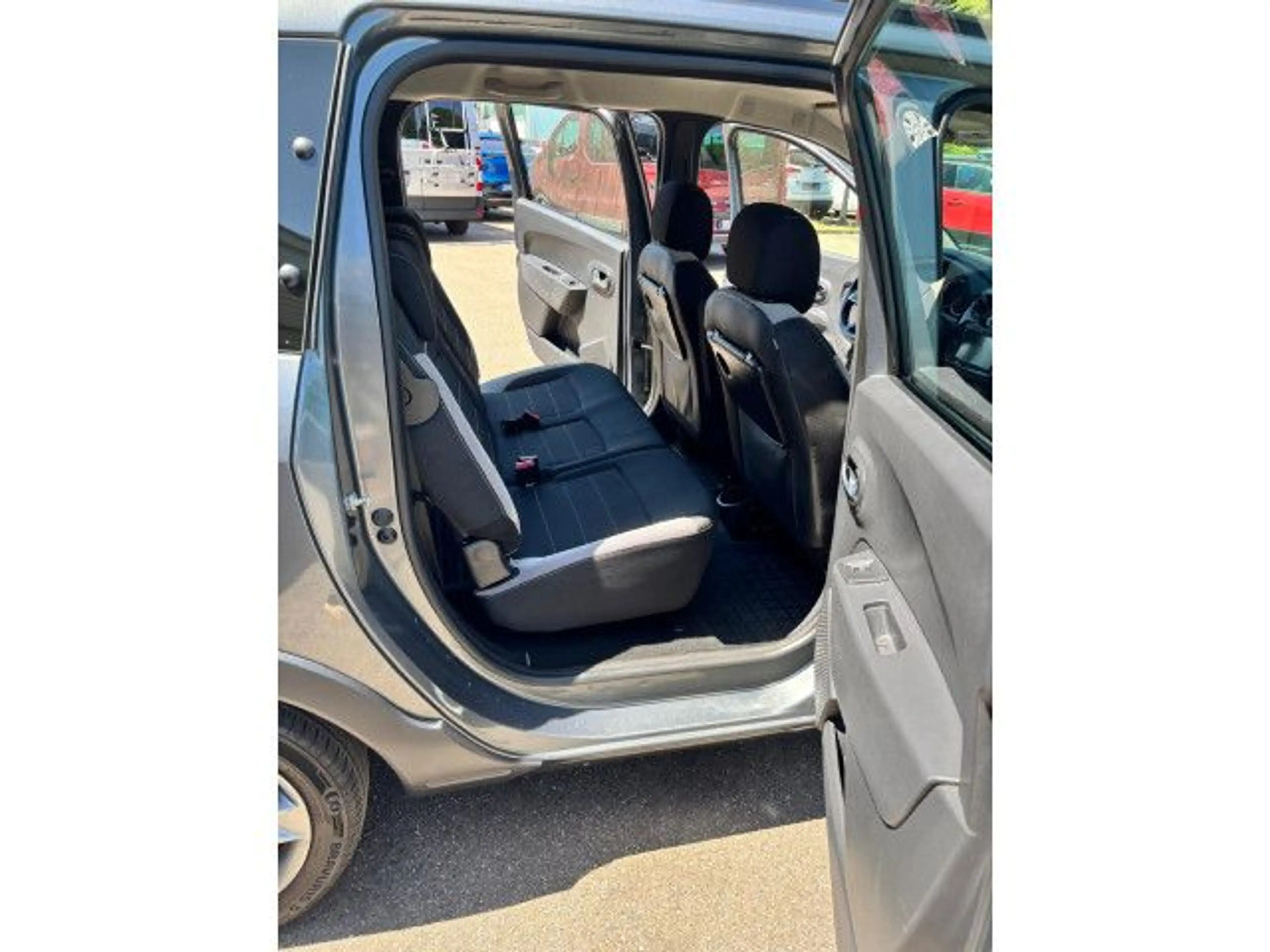 Dacia Lodgy Stepway 7 Sitze, Klima, Navi, — photo 9
