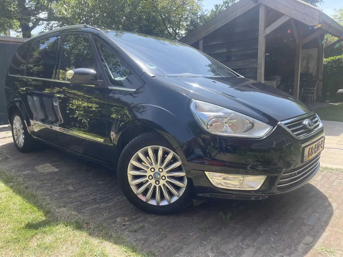Ford Galaxy 2.0 SCTi Titanium Zwart - 2