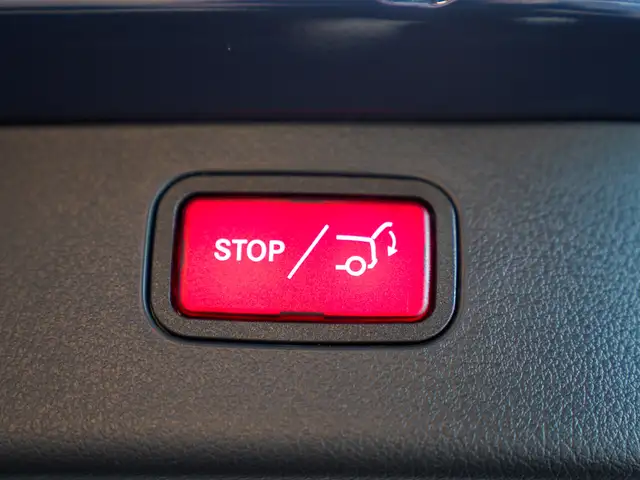 Mercedes-Benz C-Class view 13
