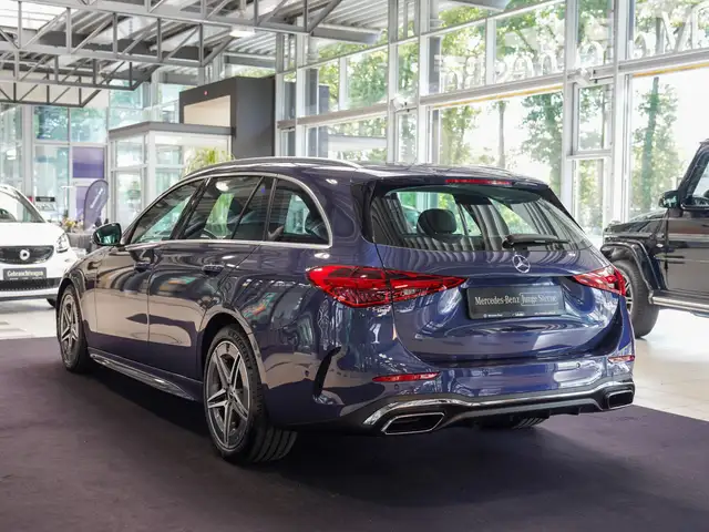 Mercedes-Benz C-Class view 5