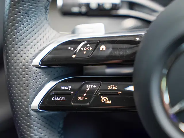Mercedes-Benz C-Class view 15