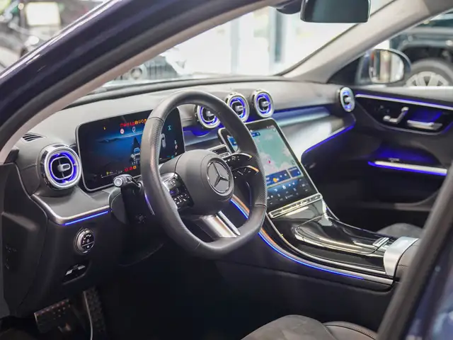 Mercedes-Benz C-Class view 14