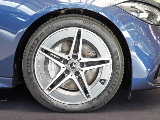 Mercedes-Benz C-Class view 2