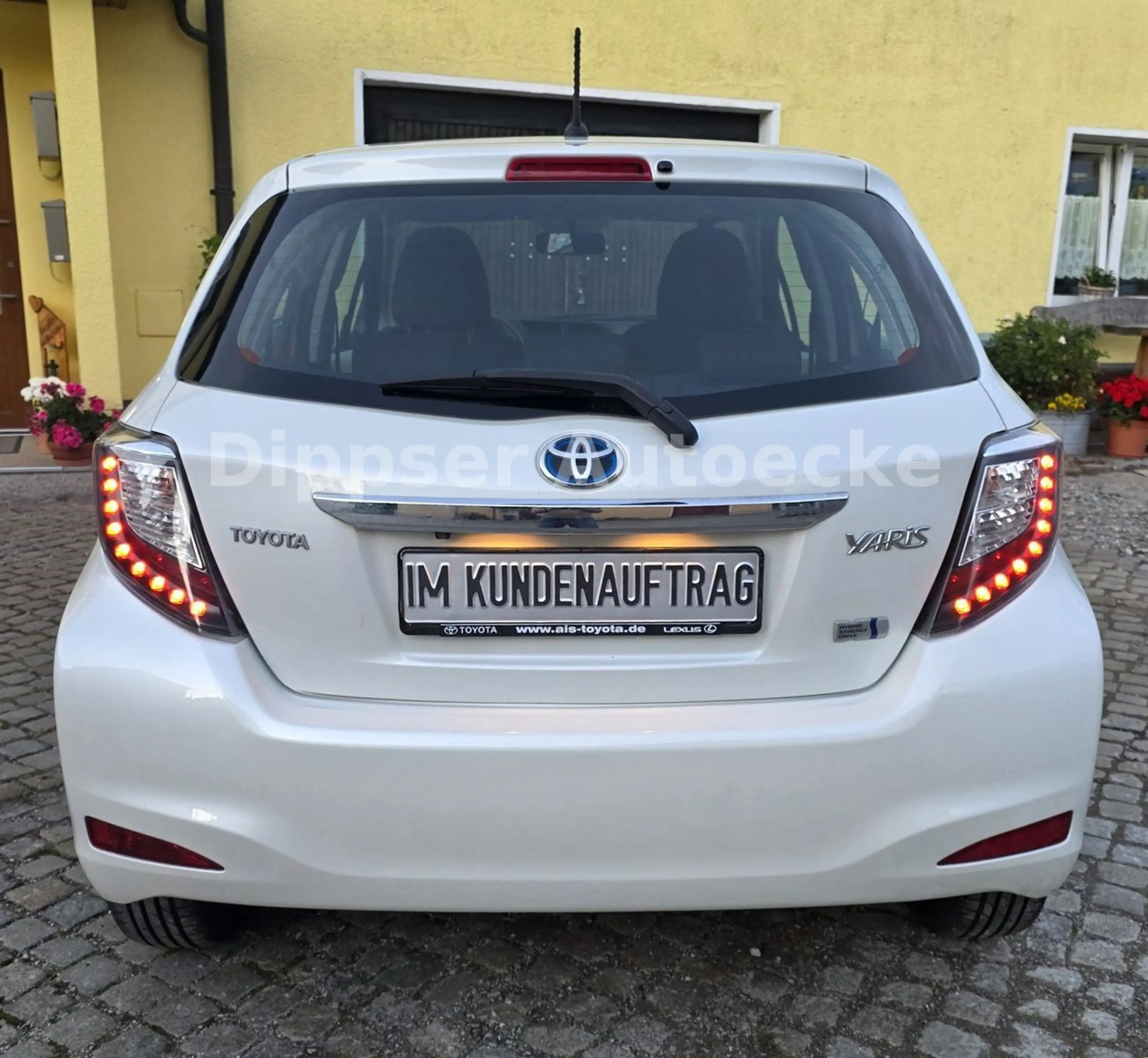 Toyota Yaris Hybrid "Club"_Navi_Sitzh_Aluf_top Zustand. — photo 4