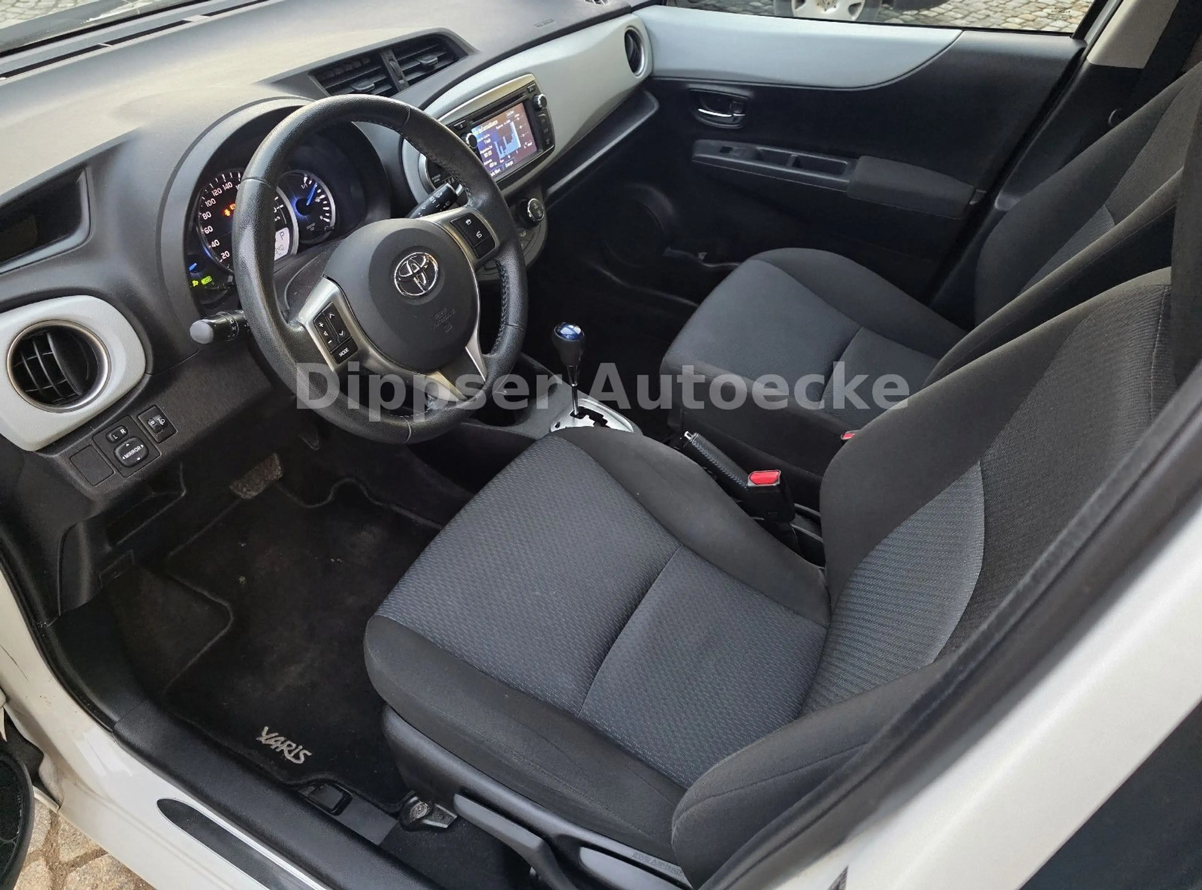 Toyota Yaris Hybrid "Club"_Navi_Sitzh_Aluf_top Zustand. — photo 5
