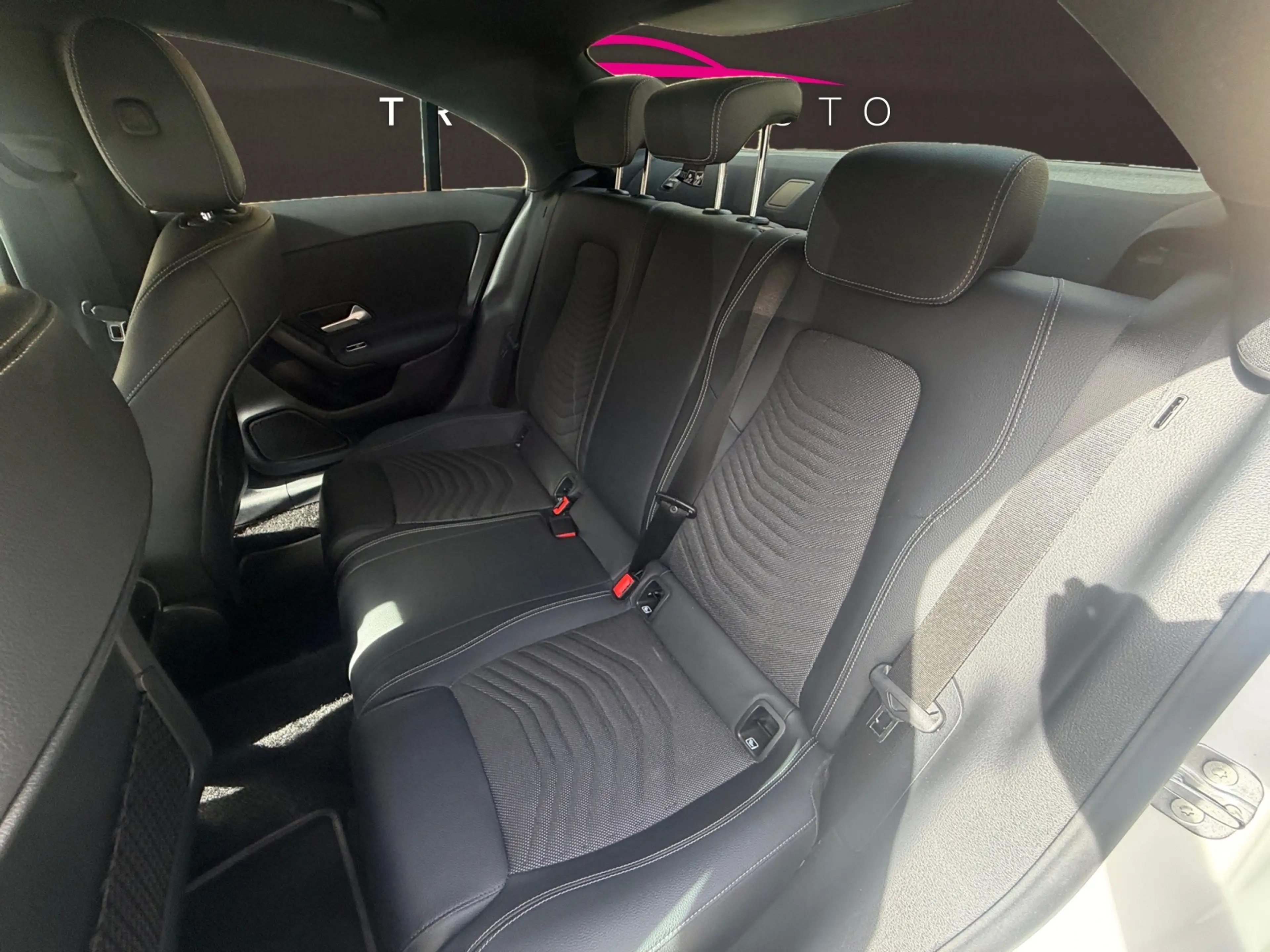 Mercedes-Benz CLA 180 Facelift / Véhicule belge / Garantie 12 Mois Mercedes — photo 10