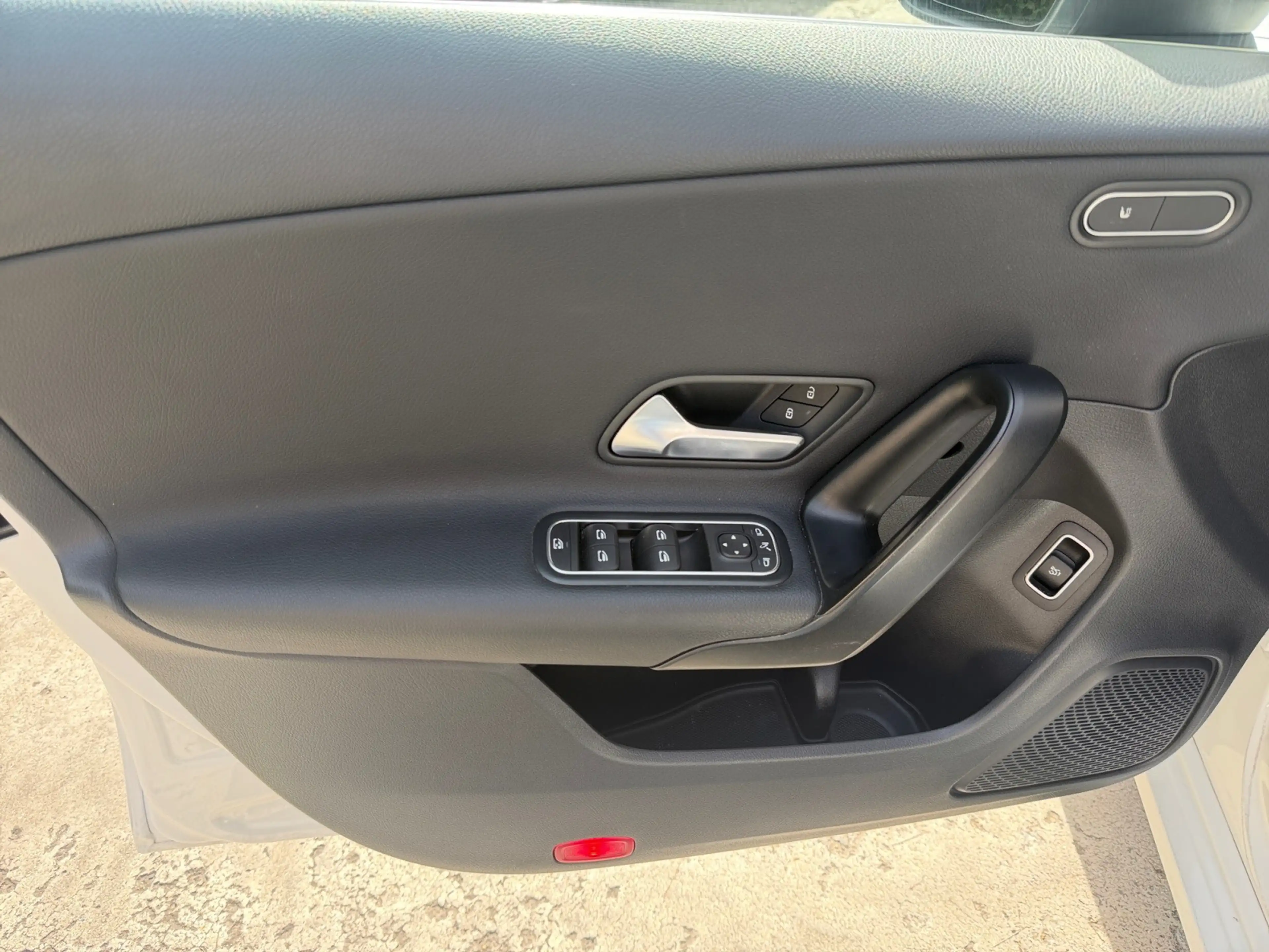 Mercedes-Benz CLA 180 Facelift / Véhicule belge / Garantie 12 Mois Mercedes — photo 8