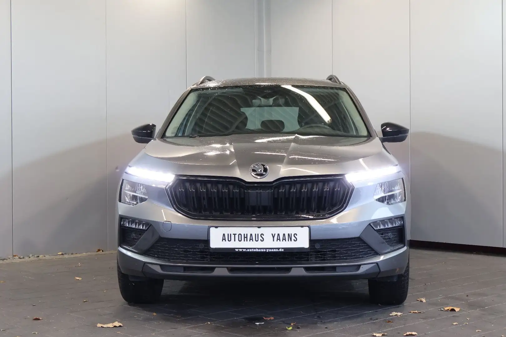 Skoda Kamiq 1.0 TSI Selection AID+CARPLAY+KEY+KAM+LED Grau - 2