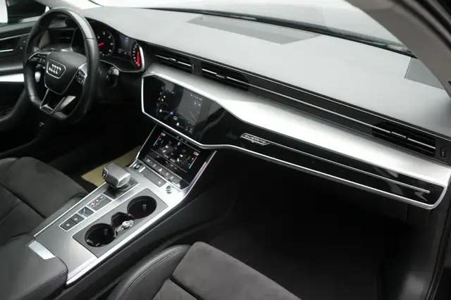 Audi A6 view 7