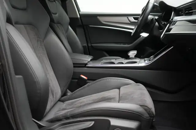 Audi A6 view 6