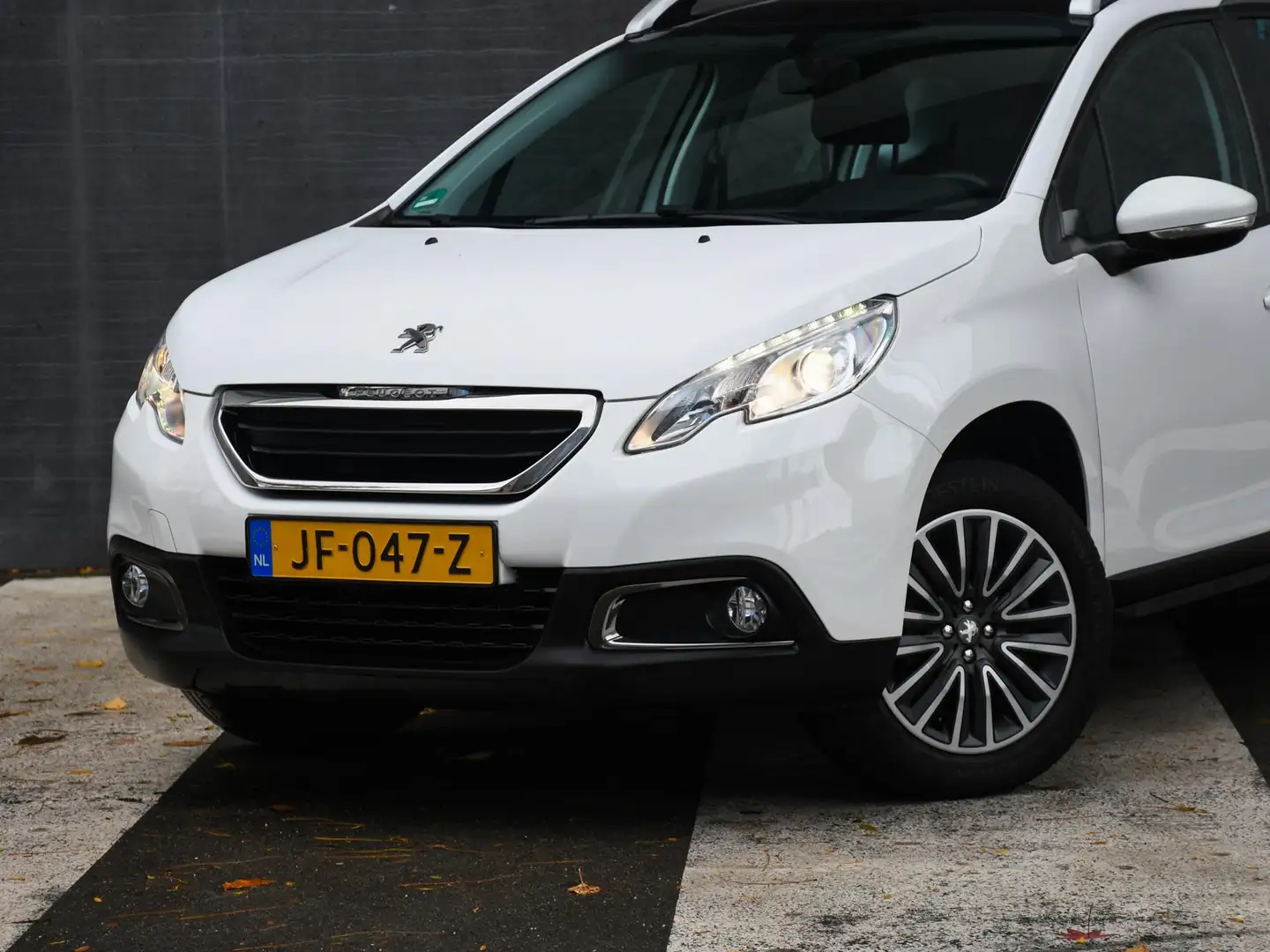 Peugeot 2008 Active 1.2 PureTech 110pk PANO-DAK | CRUISE.C | PD Wit - 2