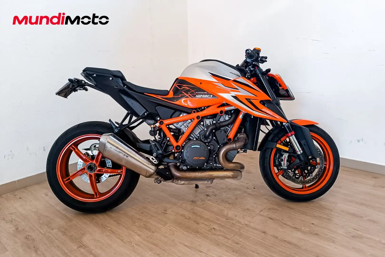 KTM 1290 Super Duke R - 1