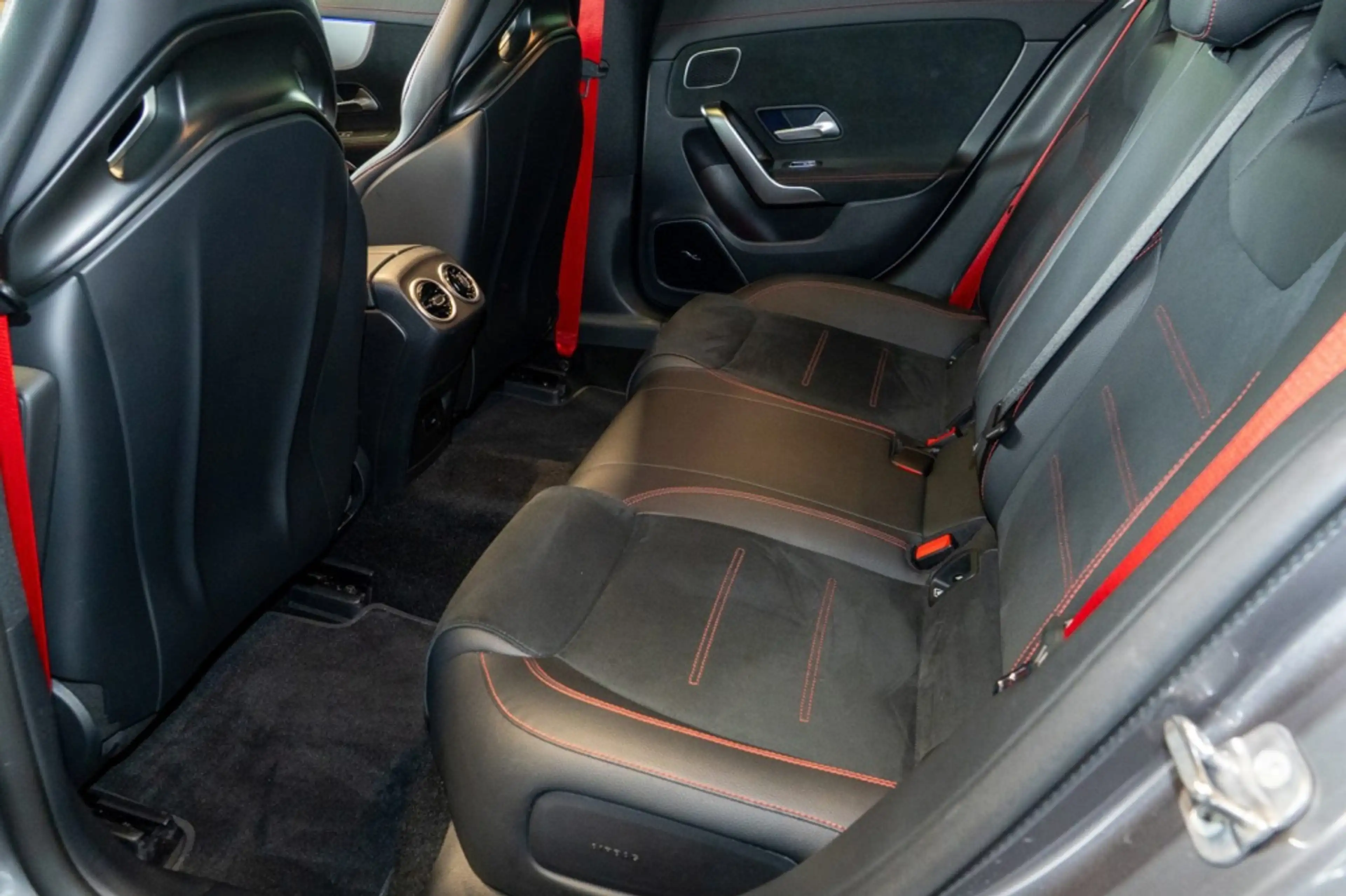 Mercedes-Benz CLA 45 AMG AMG CLA 45 S 4M Cp *Perf.-Sitze Driver's Pano — photo 12