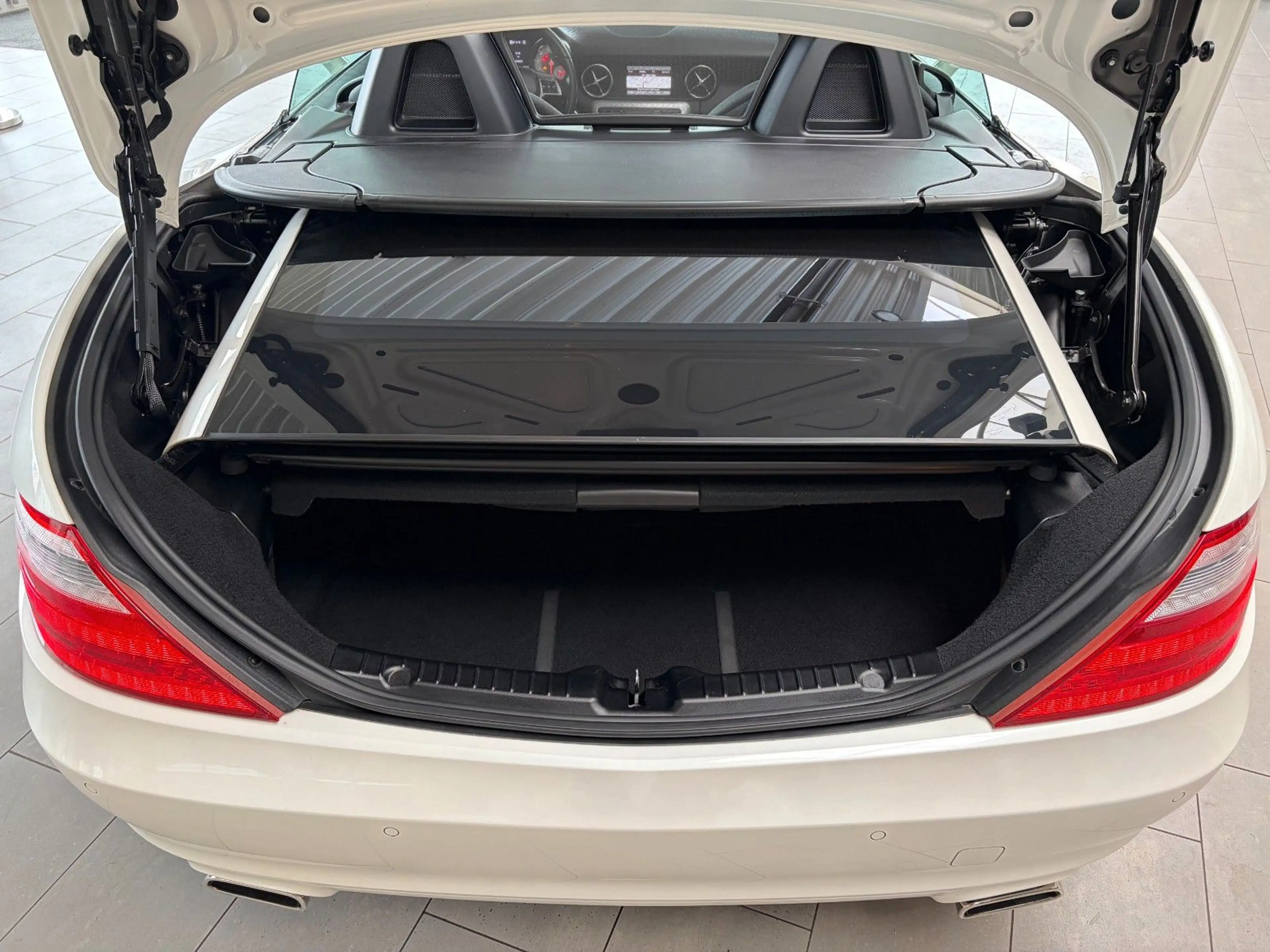 Mercedes-Benz SLK 250 Roadster Edition One/AIRSCARF/PANO — photo 9