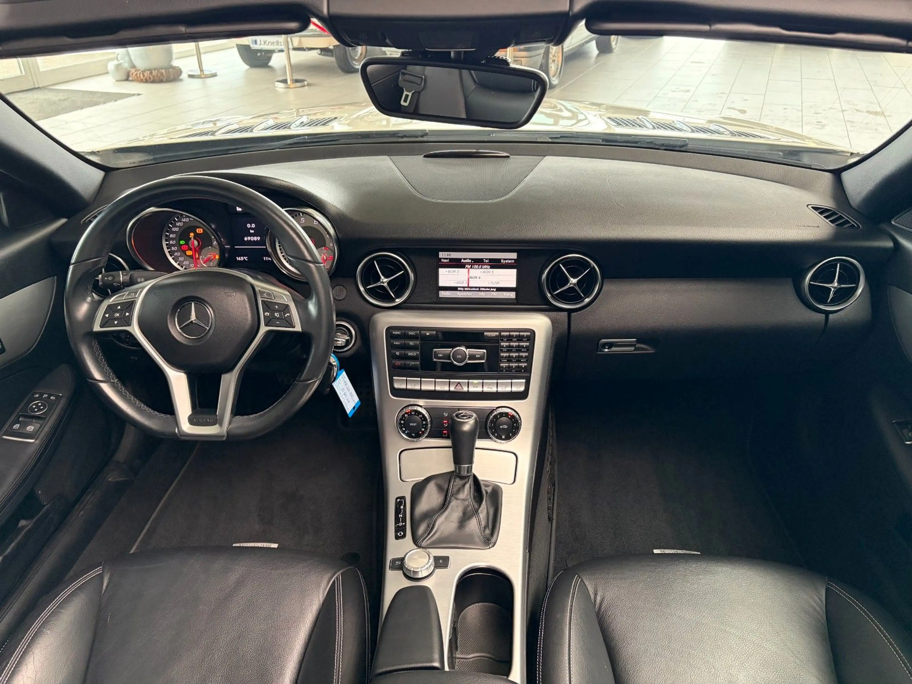 Mercedes-Benz SLK 250 Roadster Edition One/AIRSCARF/PANO — photo 11