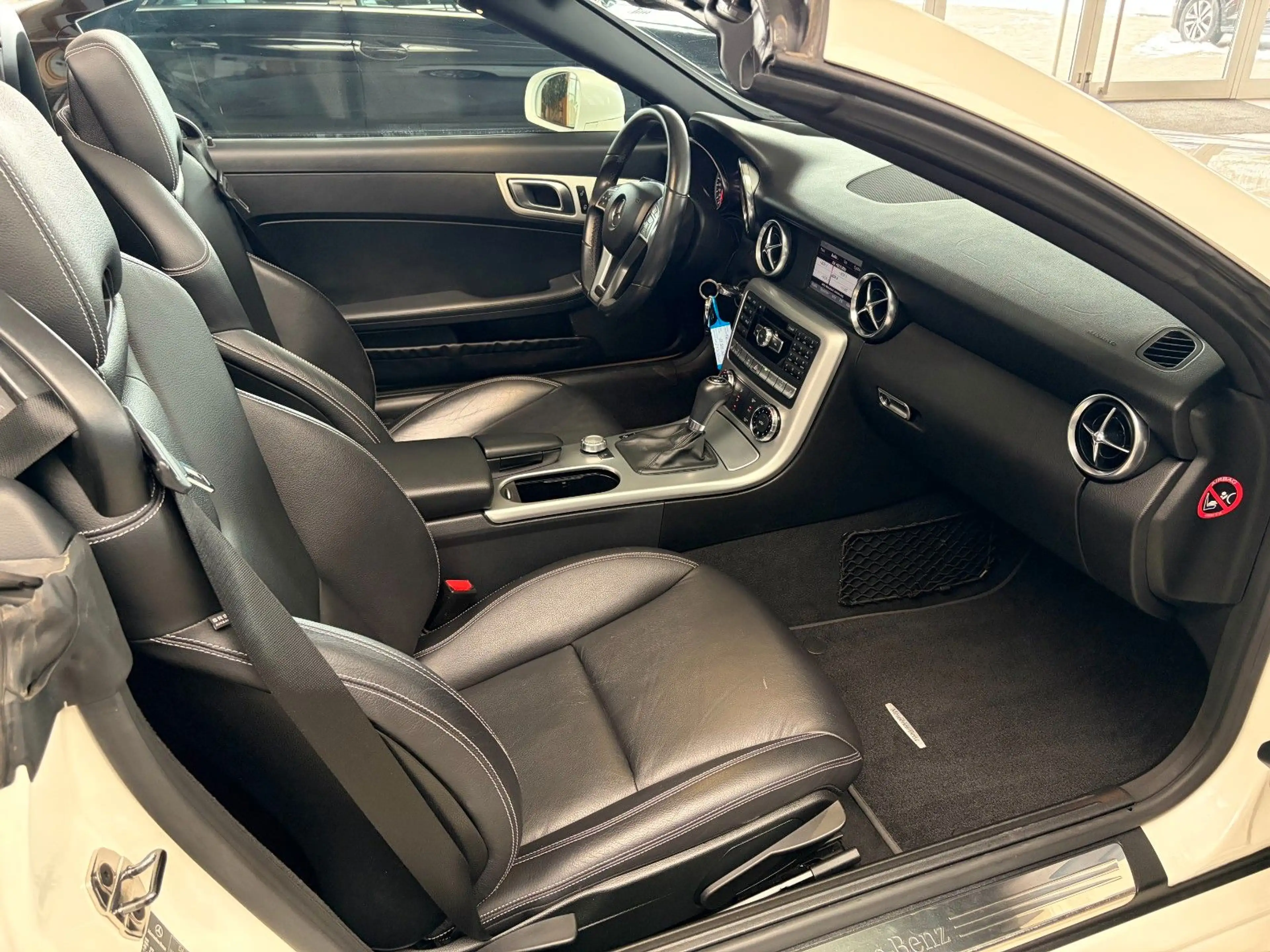 Mercedes-Benz SLK 250 Roadster Edition One/AIRSCARF/PANO — photo 10