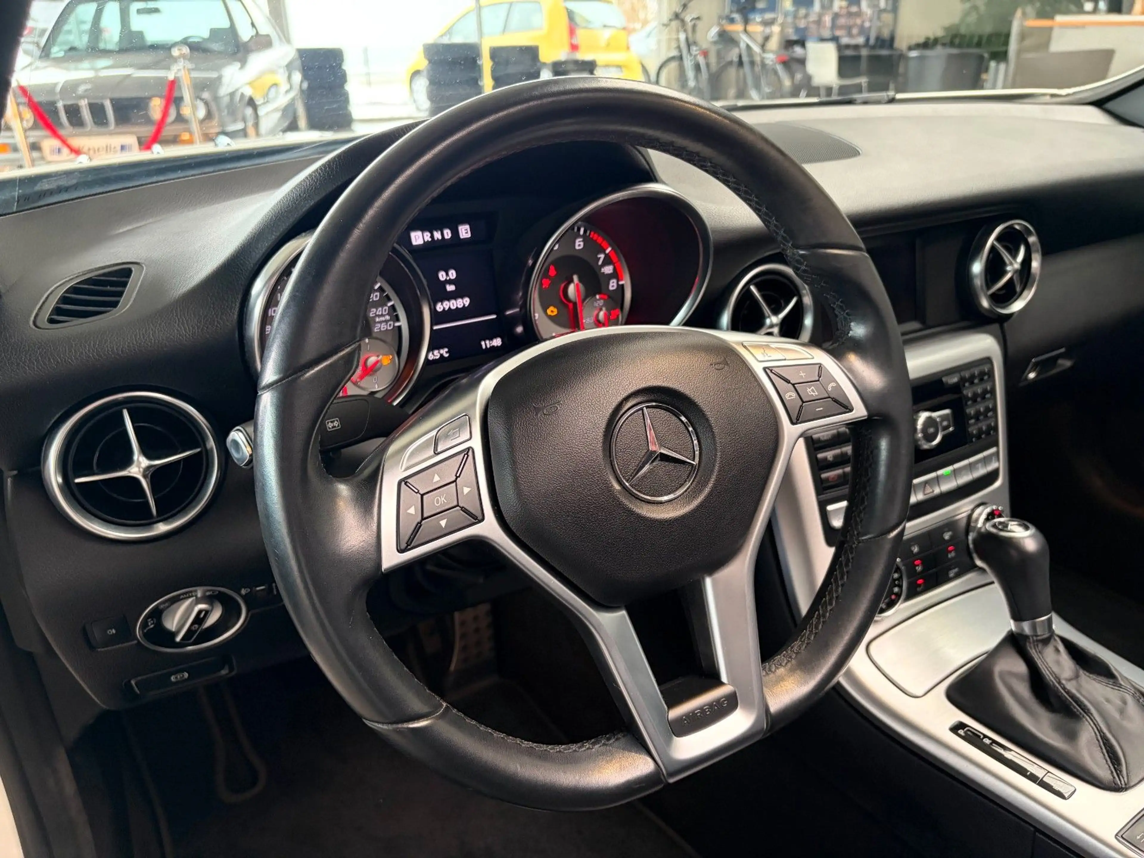 Mercedes-Benz SLK 250 Roadster Edition One/AIRSCARF/PANO — photo 13