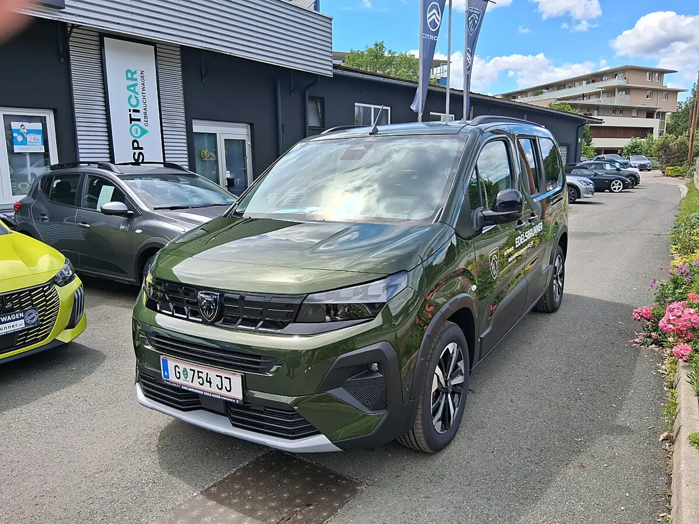 Peugeot Rifter Lang Diesel 130 GT EAT8 Grün - 1