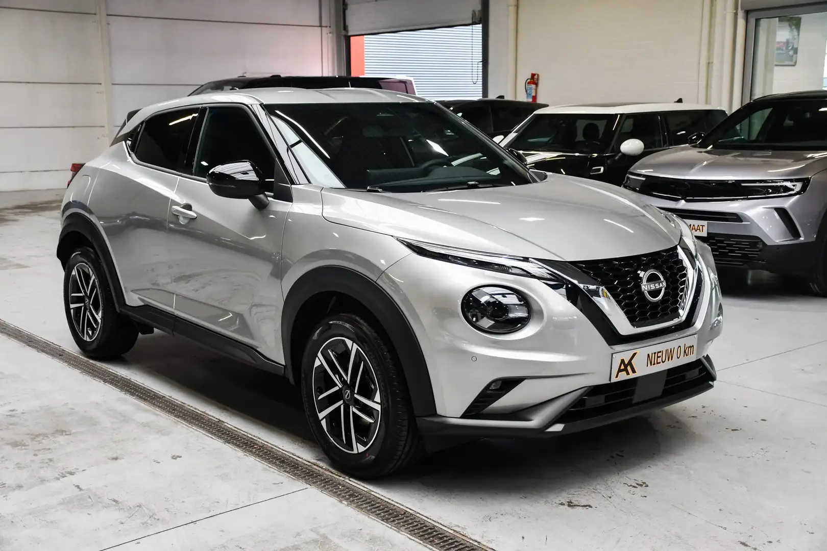 Nissan Juke 1.0 DIG-T N-Connecta DCT NIEUW - NAVI / CAMERA /CC Argent - 2