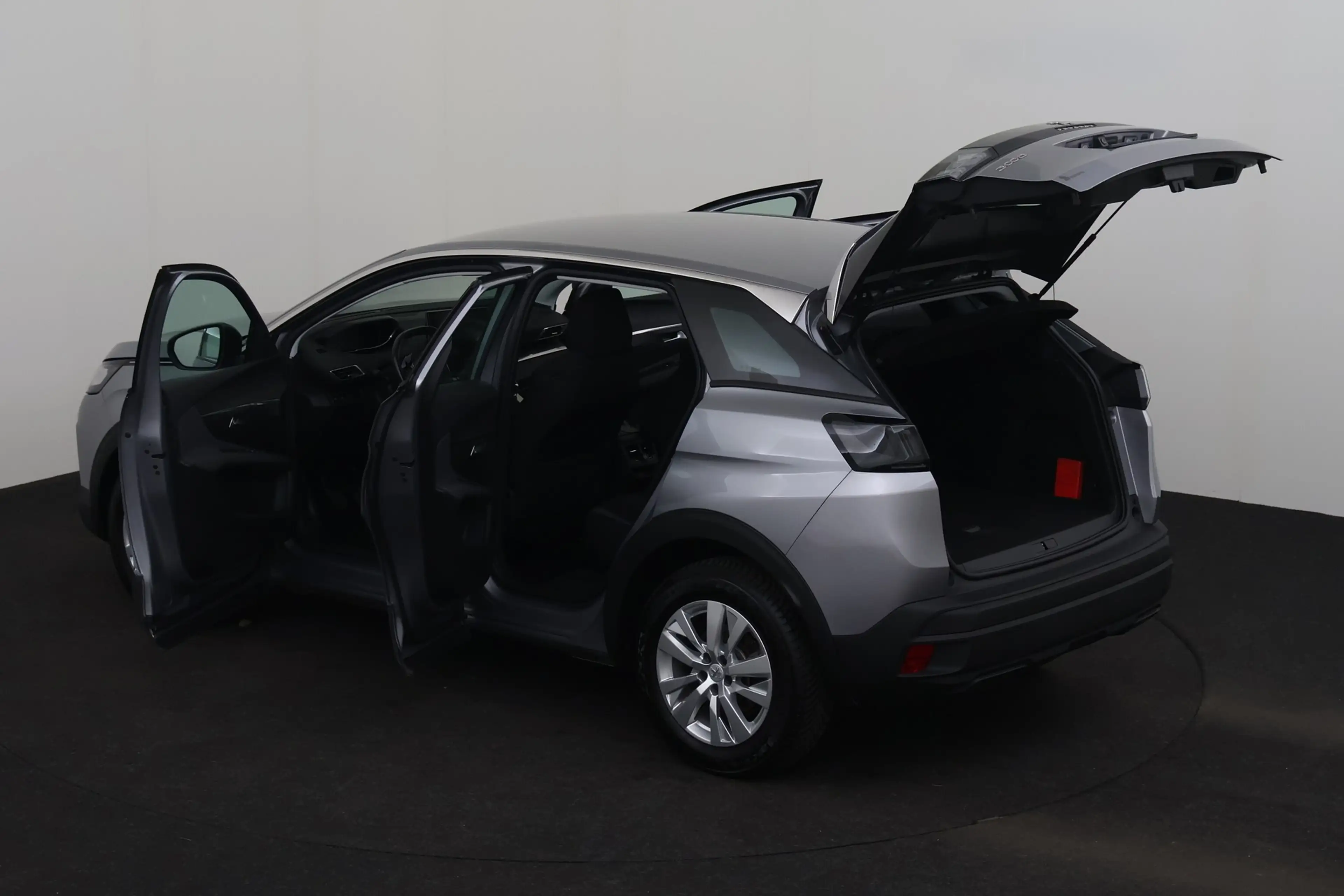 Peugeot 3008 1.2i + GPS + CARPLAY + CAMERA + PDC + CRUISE + ALU — photo 8
