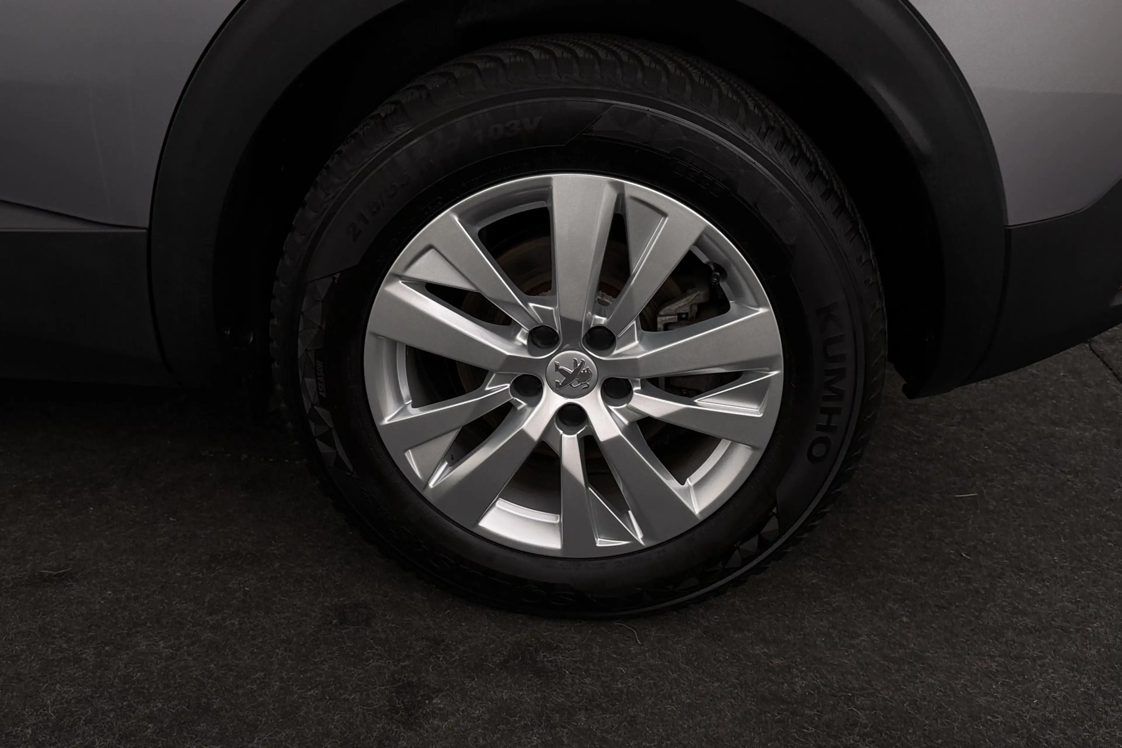 Peugeot 3008 1.2i + GPS + CARPLAY + CAMERA + PDC + CRUISE + ALU — photo 15