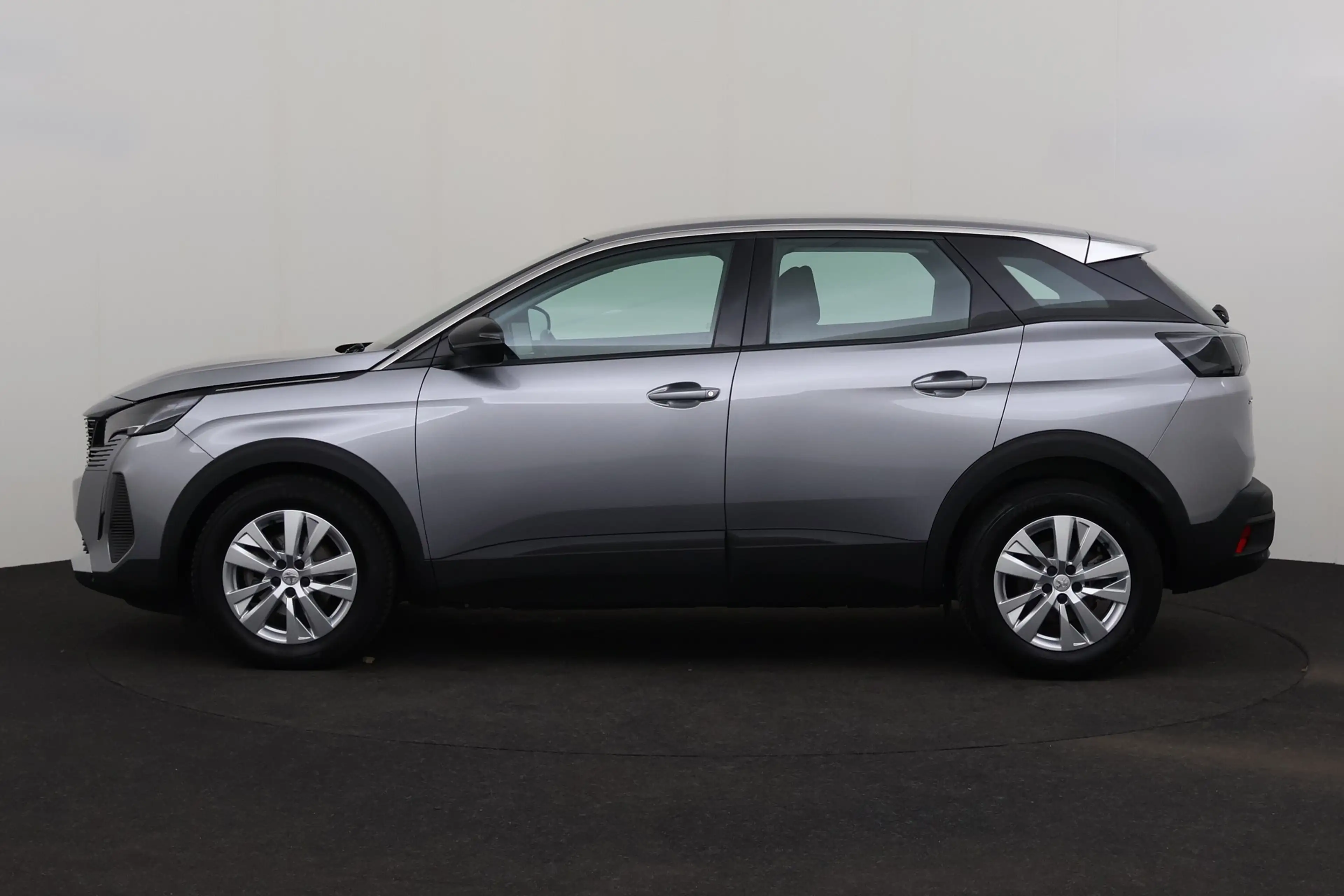 Peugeot 3008 1.2i + GPS + CARPLAY + CAMERA + PDC + CRUISE + ALU — photo 2