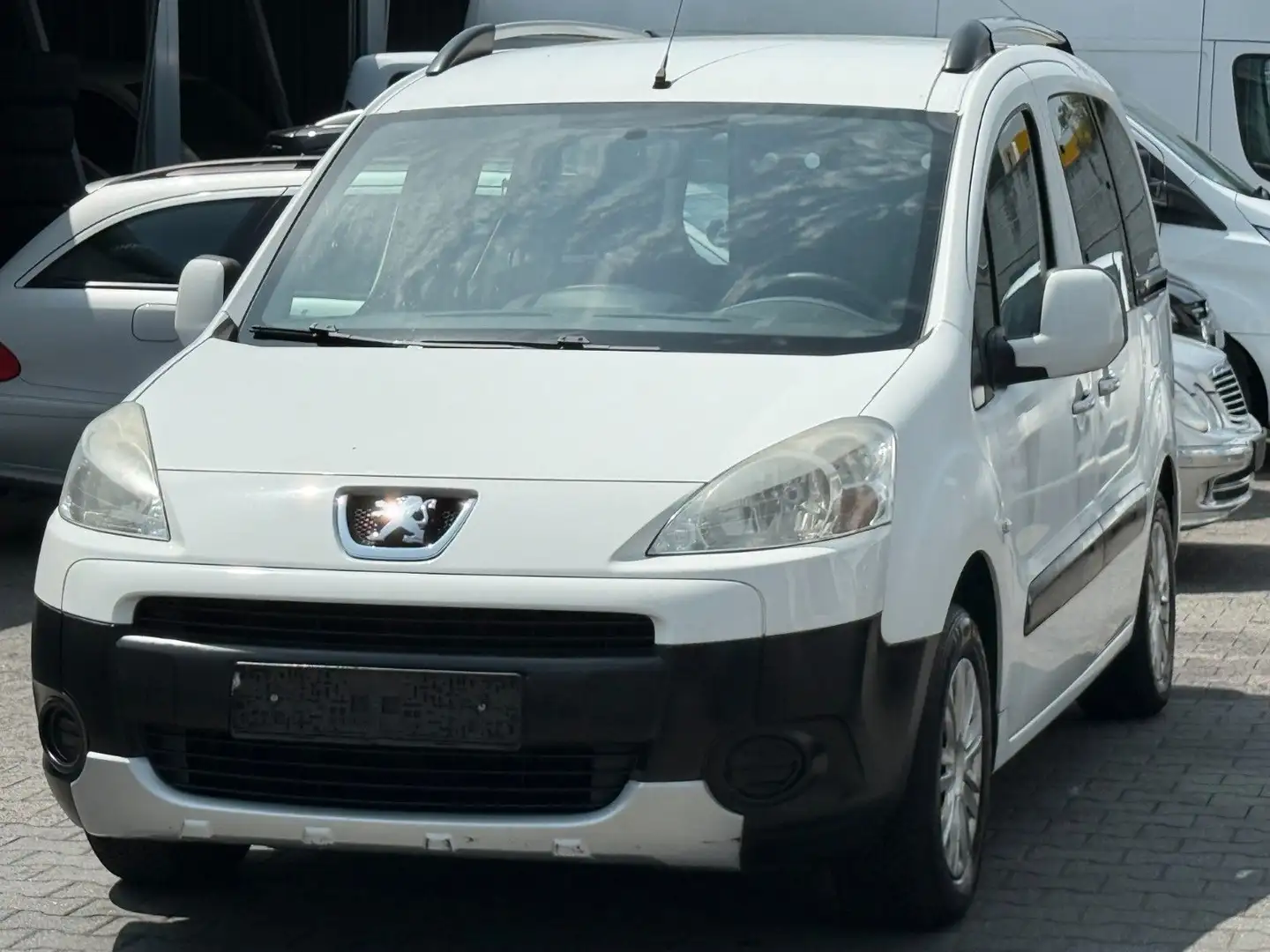 Peugeot Partner Tepee Tendance Behindertengerecht Rollst Weiß - 1
