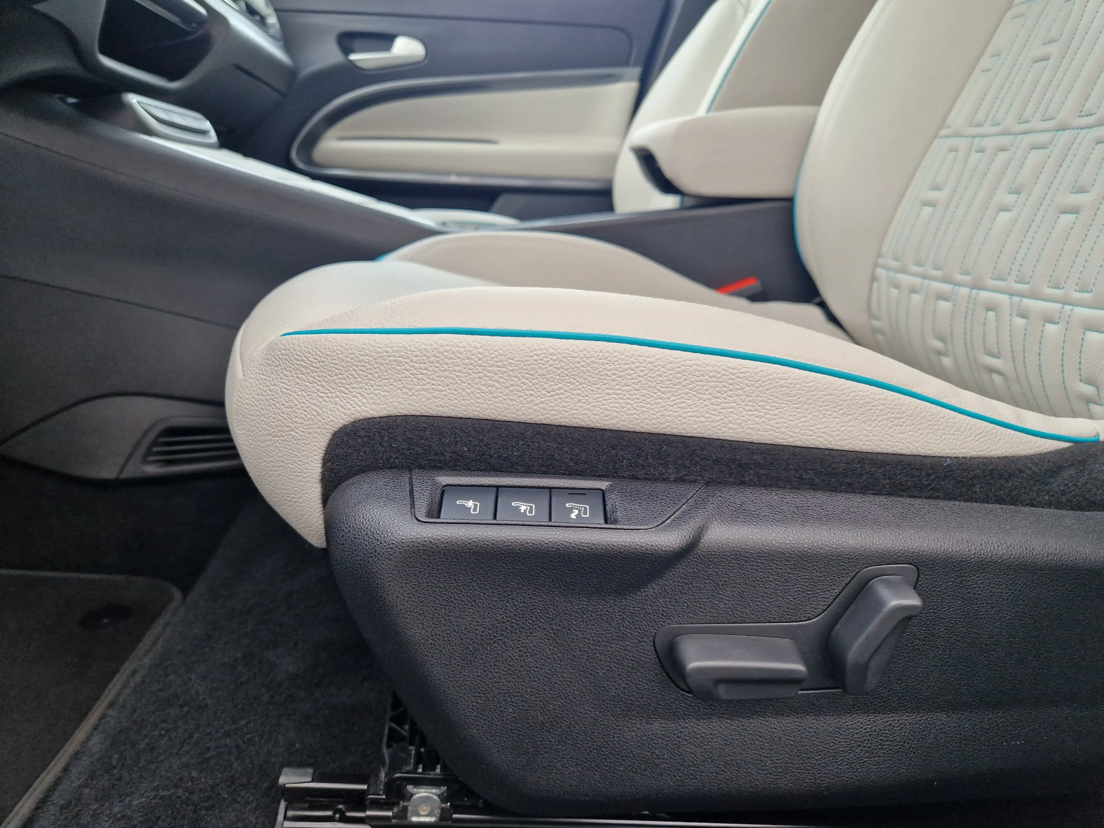 Fiat 600e LA PRIMA *54kwh *VOLLAUSSTATTUNG* — photo 9