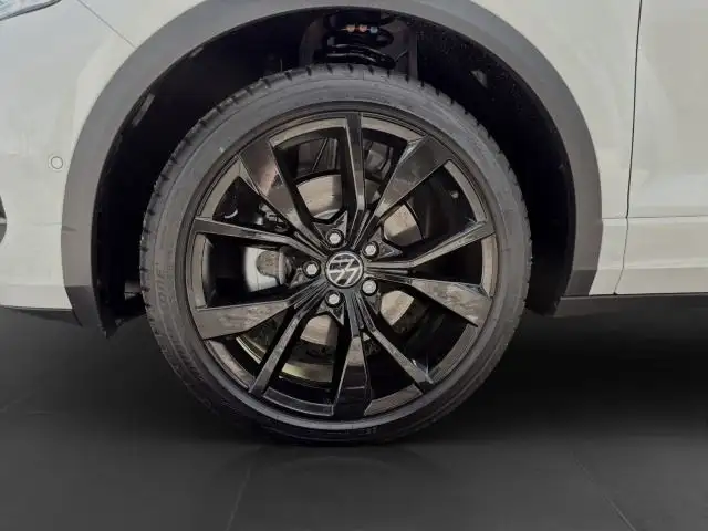 Volkswagen T-Roc view 7