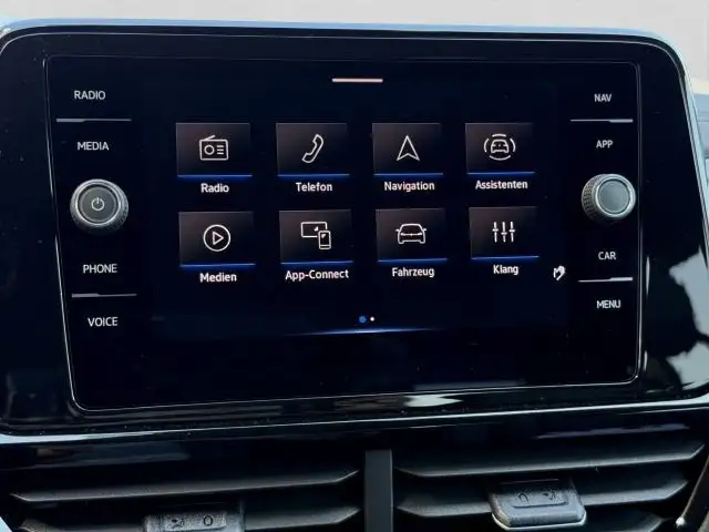 Volkswagen T-Roc view 16