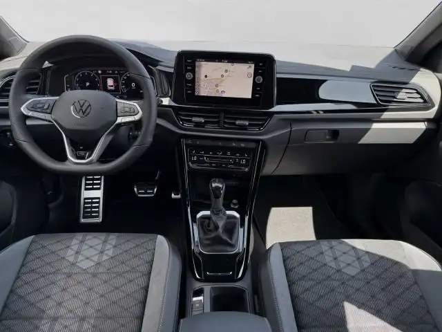 Volkswagen T-Roc view 5