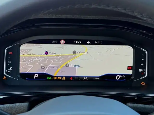 Volkswagen T-Roc view 10