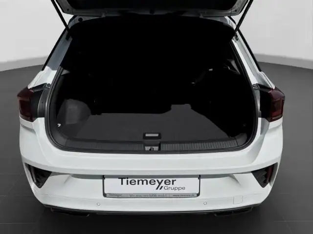 Volkswagen T-Roc view 17
