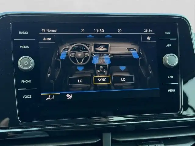 Volkswagen T-Roc view 15