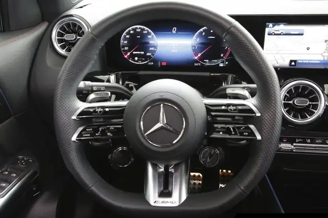 Mercedes-Benz Gla view 11