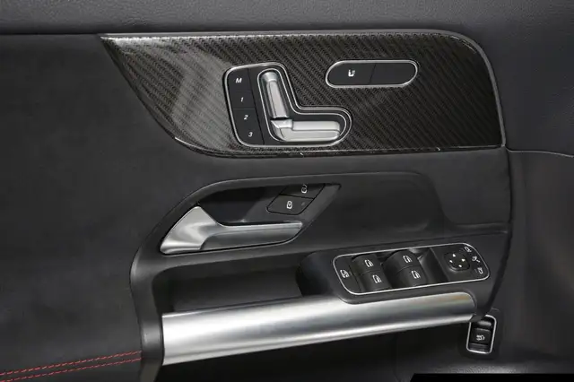 Mercedes-Benz Gla view 13