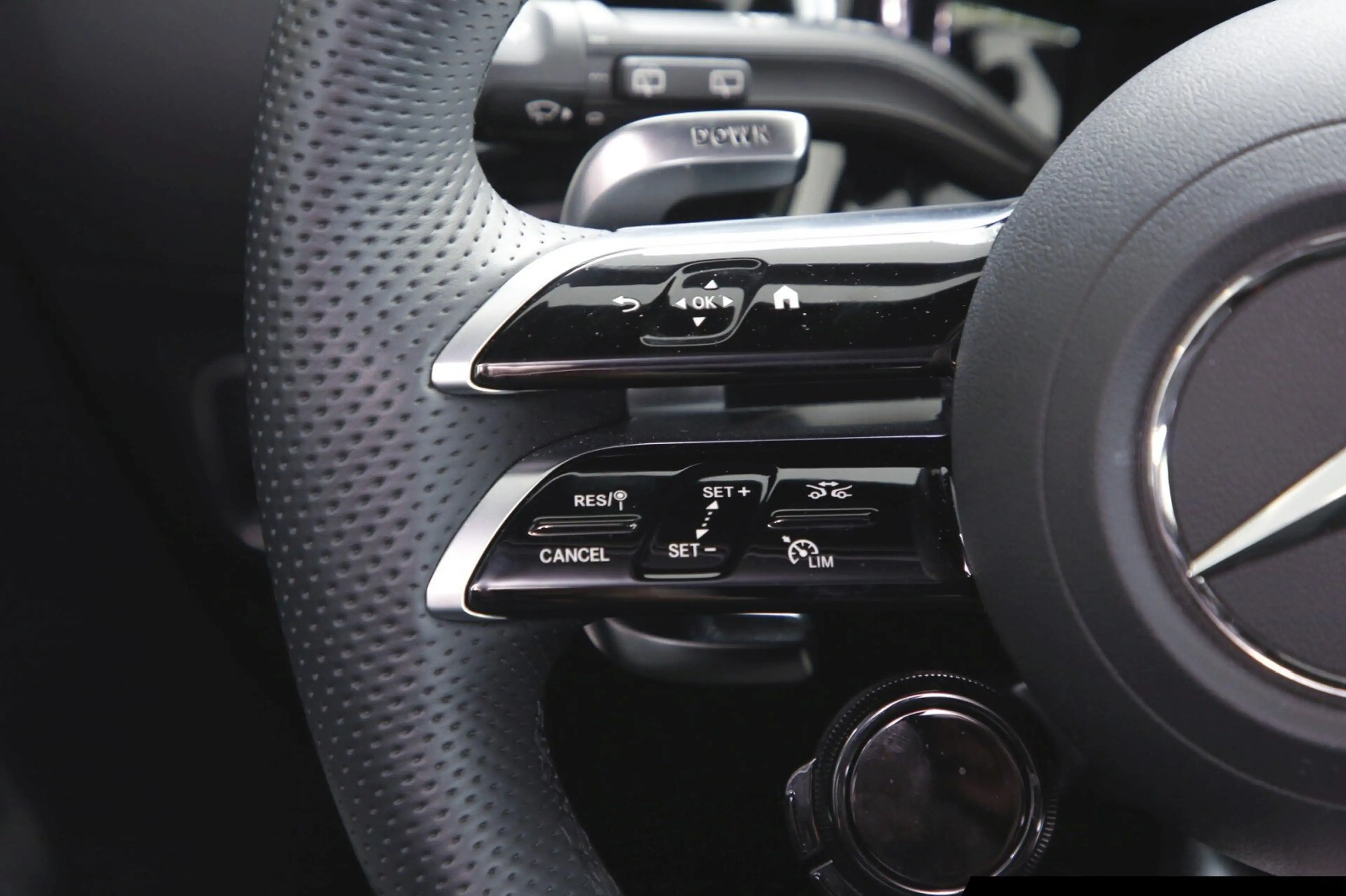 Mercedes-Benz GLA 35 AMG GLA 35 4M AMG/360°/AHK/Night/Pano/Totw./Memory BC — photo 12
